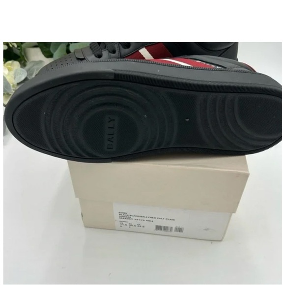 Men's rebby Black and Red leather sneakers size 11.5 US - Picture 6 of 8